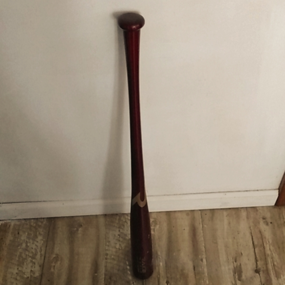 MLB batting practice used bat